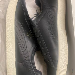 Mens Puma Clyde Natural. Size 10